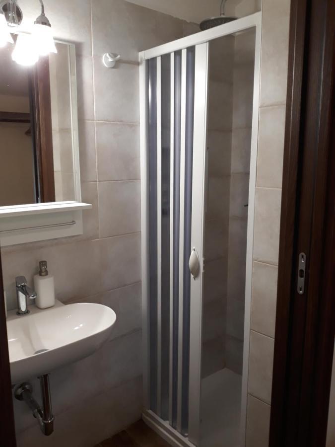 Casa Zuel Guesthouse Rolle Ngoại thất bức ảnh
